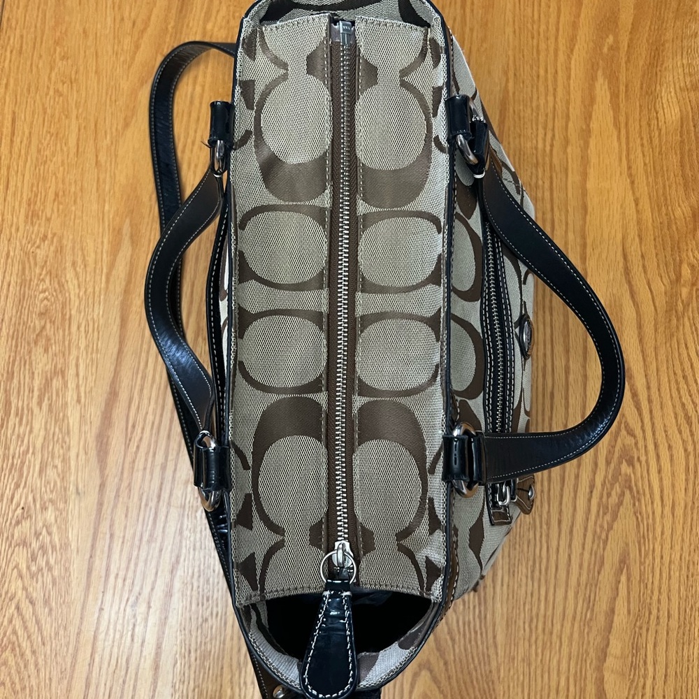 Coach Gallery Tote In Signature Canvas. Gently Us… - image 2